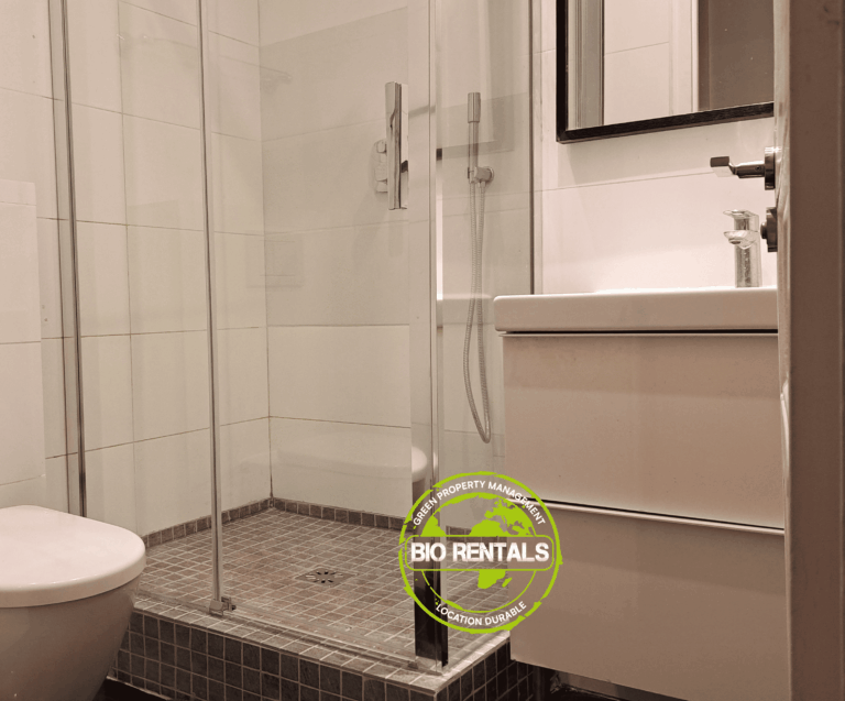bio-rentals-wagram-shower-room-768x637