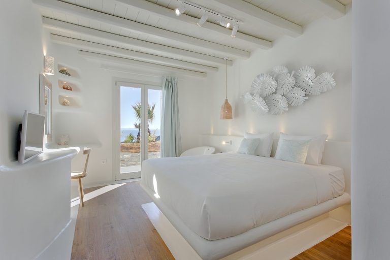 bio-rentals-mykonos-master-bedroom-768x512