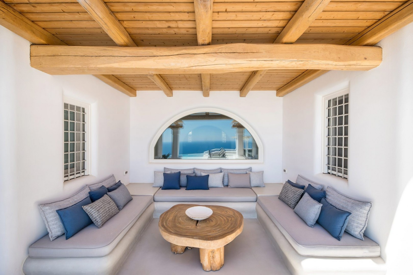 bio-rentals-cyclades-santorin