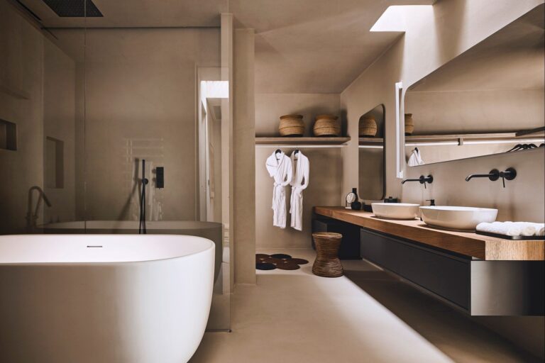 bio-rentals-bathroom-greece-768x512