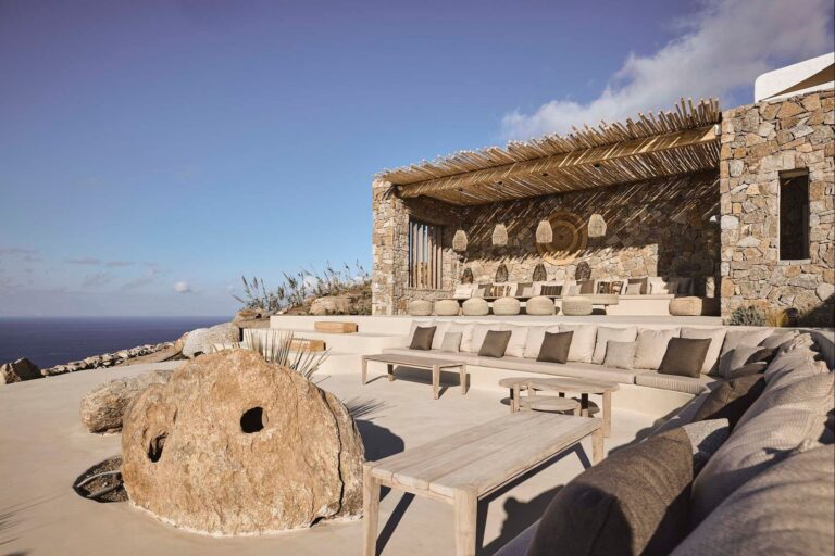 bio-rentals-outdoor-cyclades-island-768x512